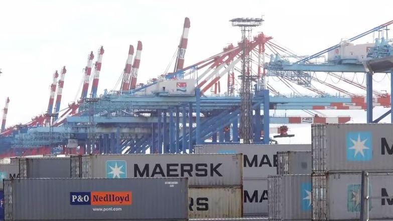 Crane Collapses at Bremerhaven Port Killing Operator